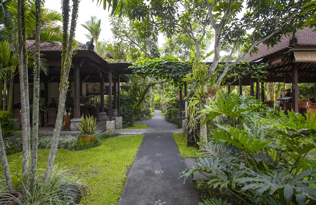 Bebek Tepi Sawah Restaurant&Villas-1