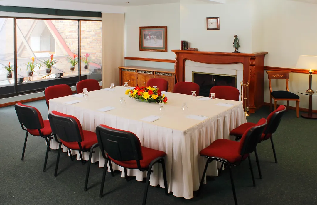 Hotel Windsor House Inn By Geh Suites-1