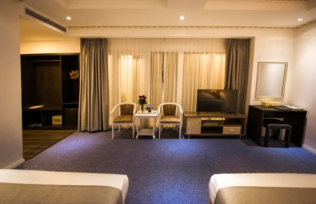 Golden Crown Hotel-1