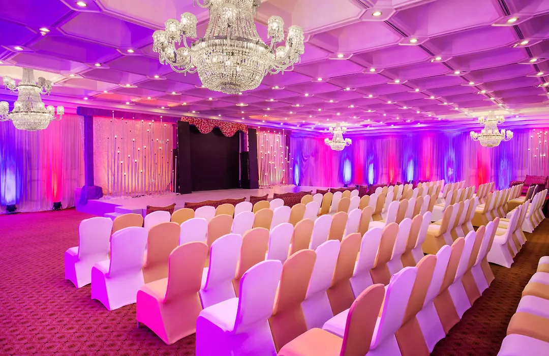 Crowne Plaza Chennai Adyar Park-1
