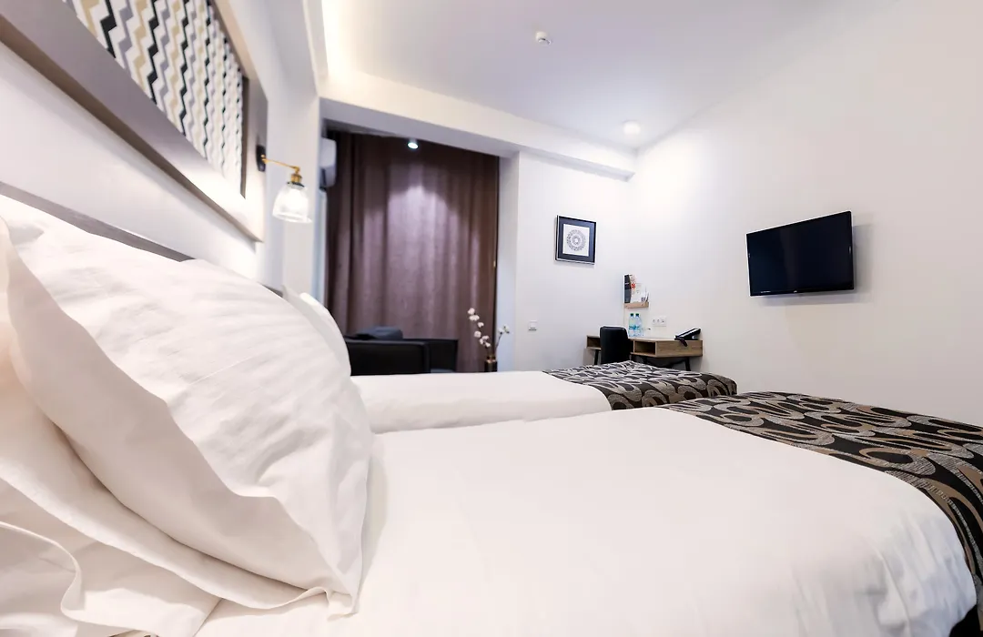 Thomas Albert Hotel-1