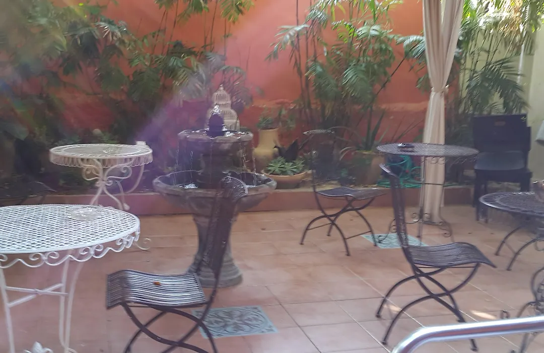 Central Hotel-1