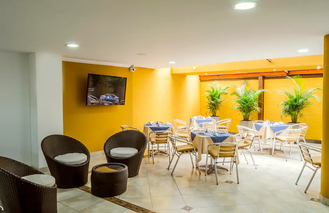 Hotel Regency Suites La Feria-1