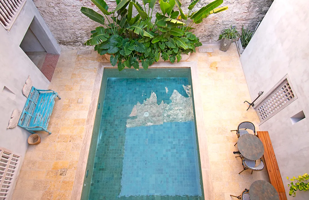 Ananda Hotel Boutique-1
