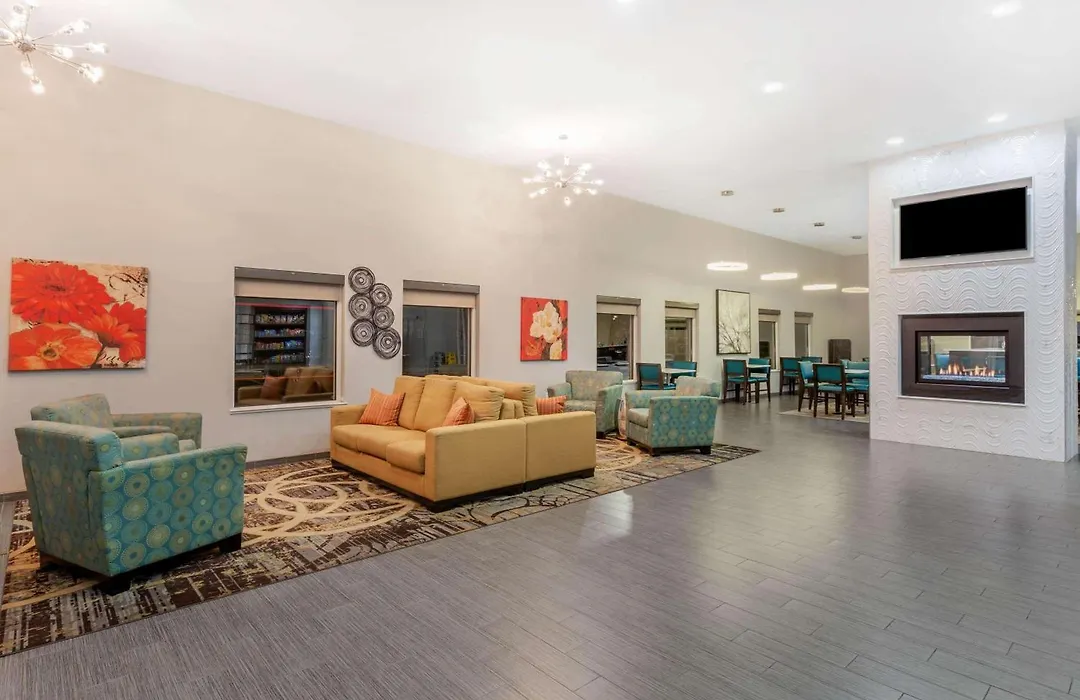 La Quinta By Wyndham Rockford-1