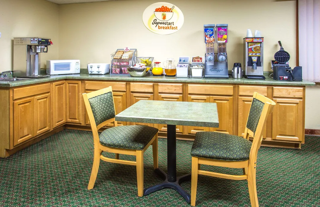 Super 8 By Wyndham Hartford Wi-1