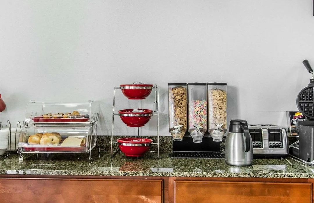 Econo Lodge Inn & Suites Enterprise-1
