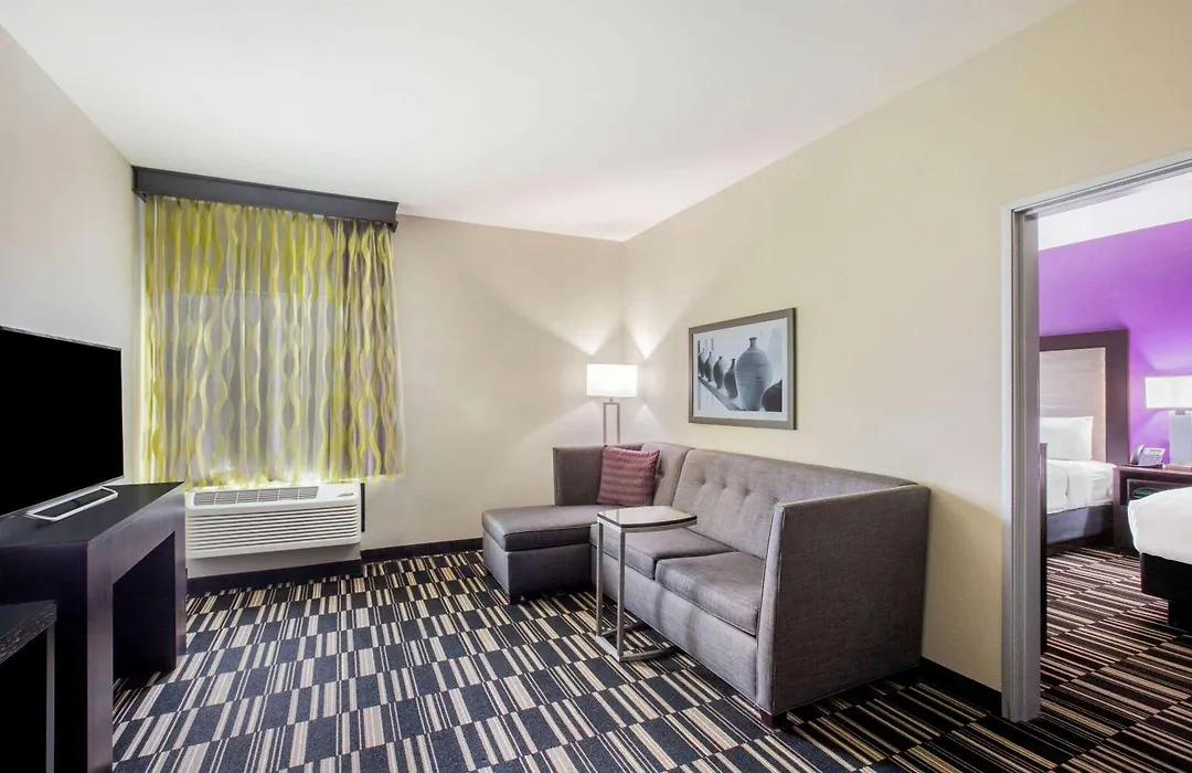 La Quinta By Wyndham Mcallen Convention Center-1