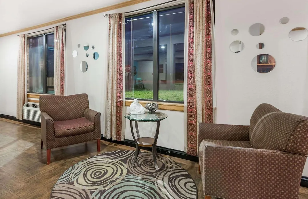 Super 8 By Wyndham Tucumcari-1