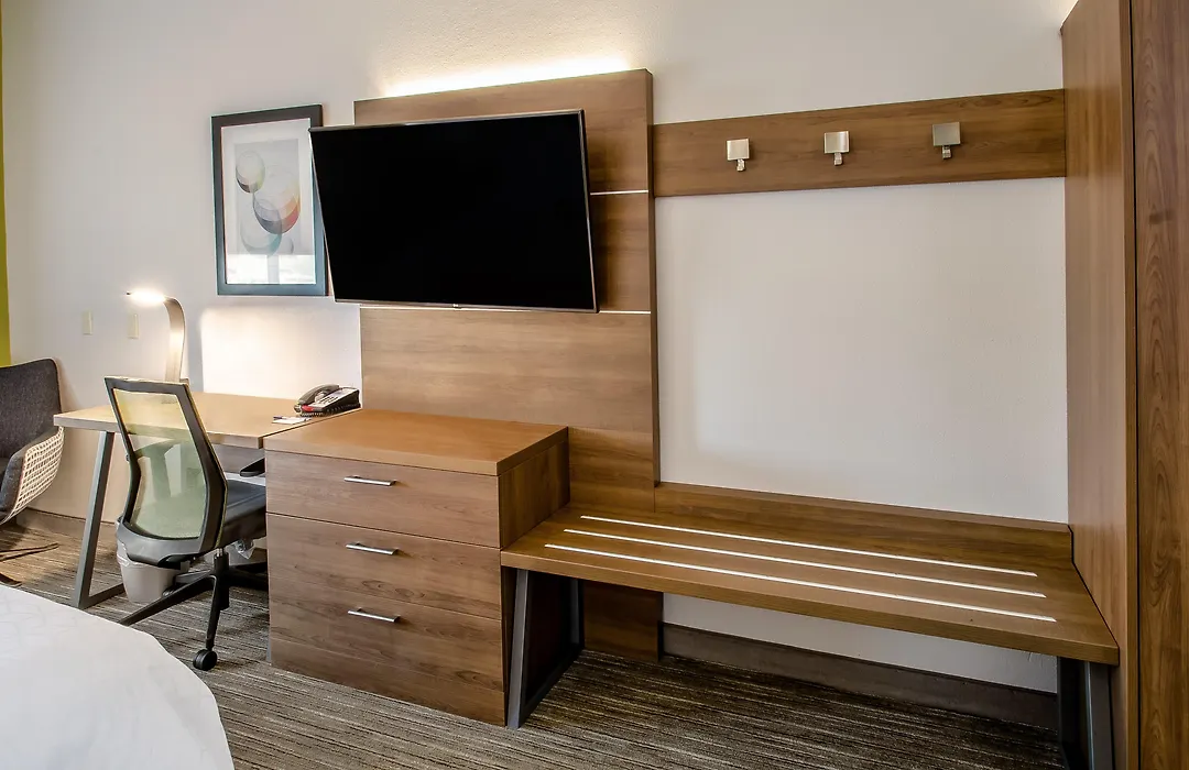 Holiday Inn Express & Suites - Olathe South By Ihg-1