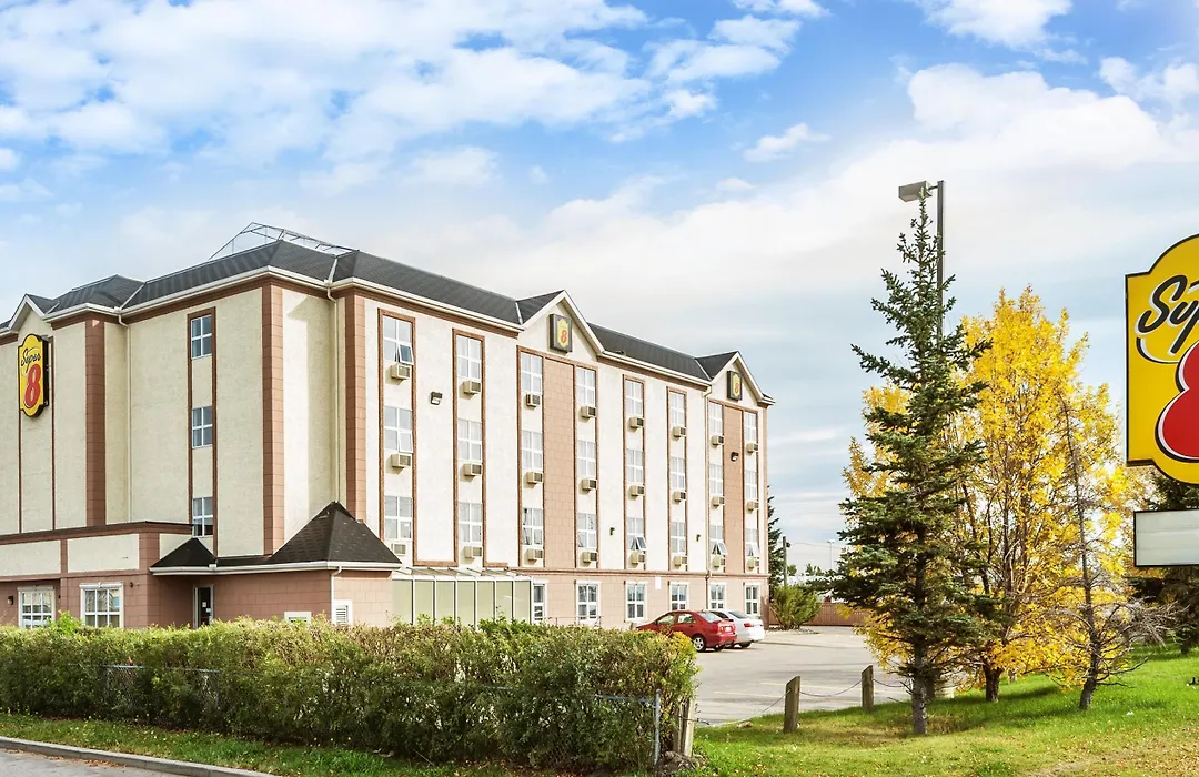 Super 8 By Wyndham Calgary/Airport-1
