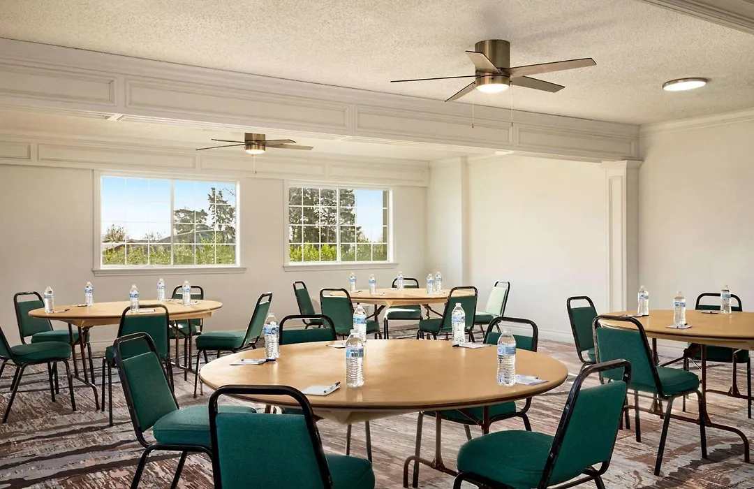 Baymont By Wyndham Blackwell I-35-1
