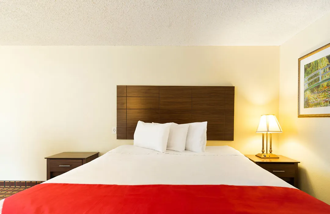 Days Inn By Wyndham Atmore-1