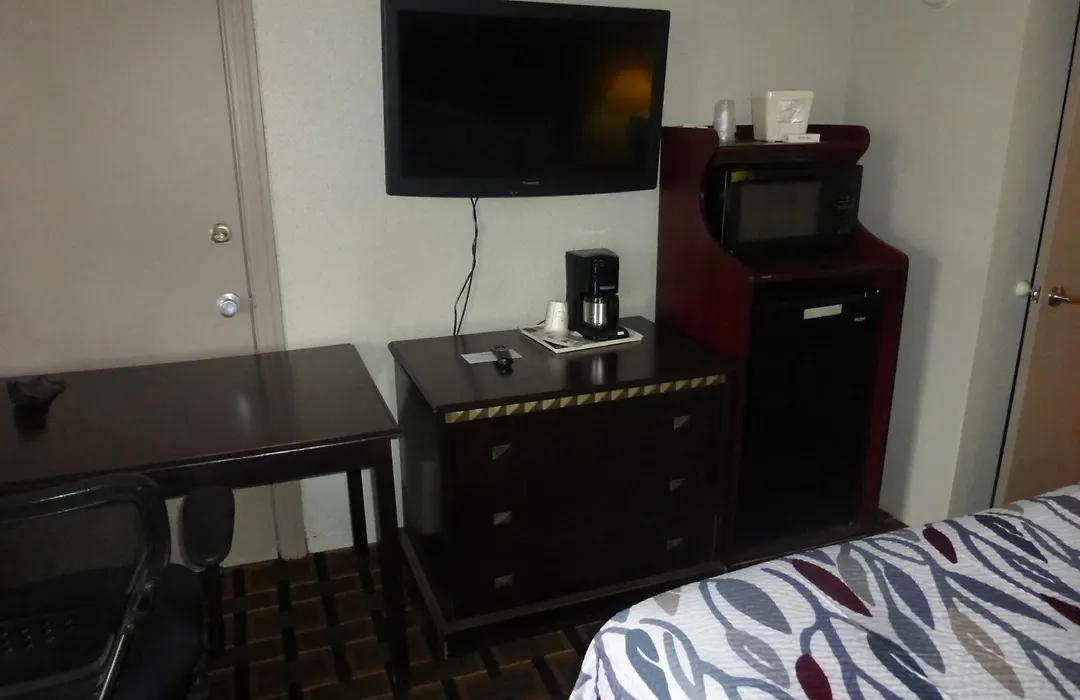 Red Roof Inn Evergreen-1