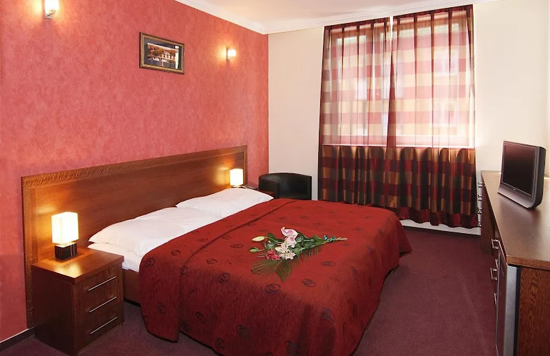 Relax Inn-1