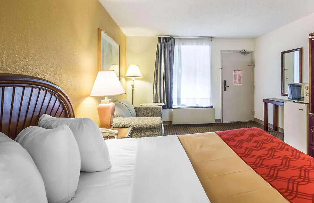 Econo Lodge Inn & Suites Carrollton-1