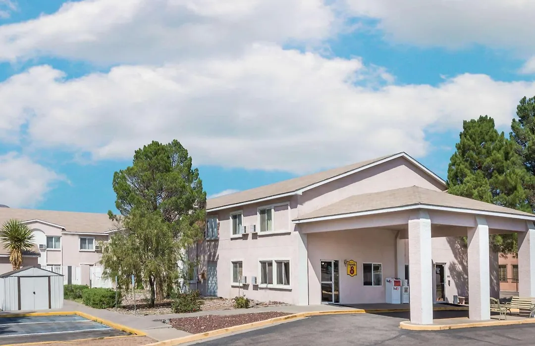Super 8 By Wyndham Socorro-1