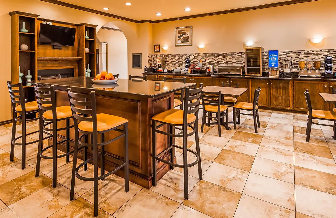 Best Western Red River Inn & Suites-1