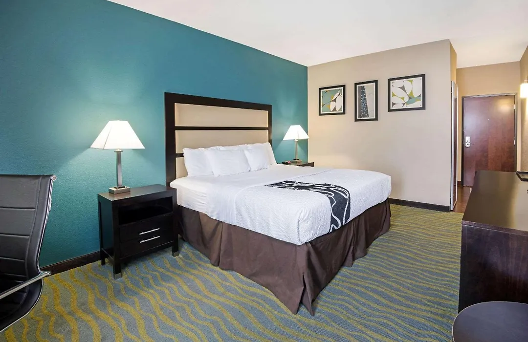 La Quinta Inn & Suites By Wyndham Durant-1