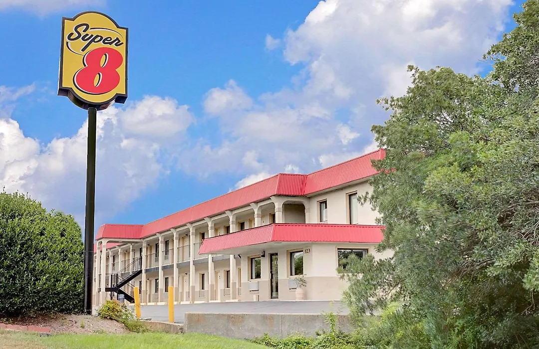 Super 8 By Wyndham Laurel-1