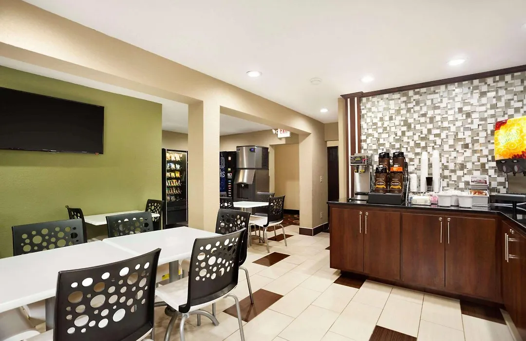 Super 8 By Wyndham Joplin-1