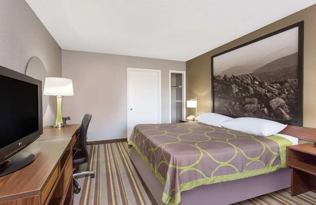 Super 8 By Wyndham Wytheville-1