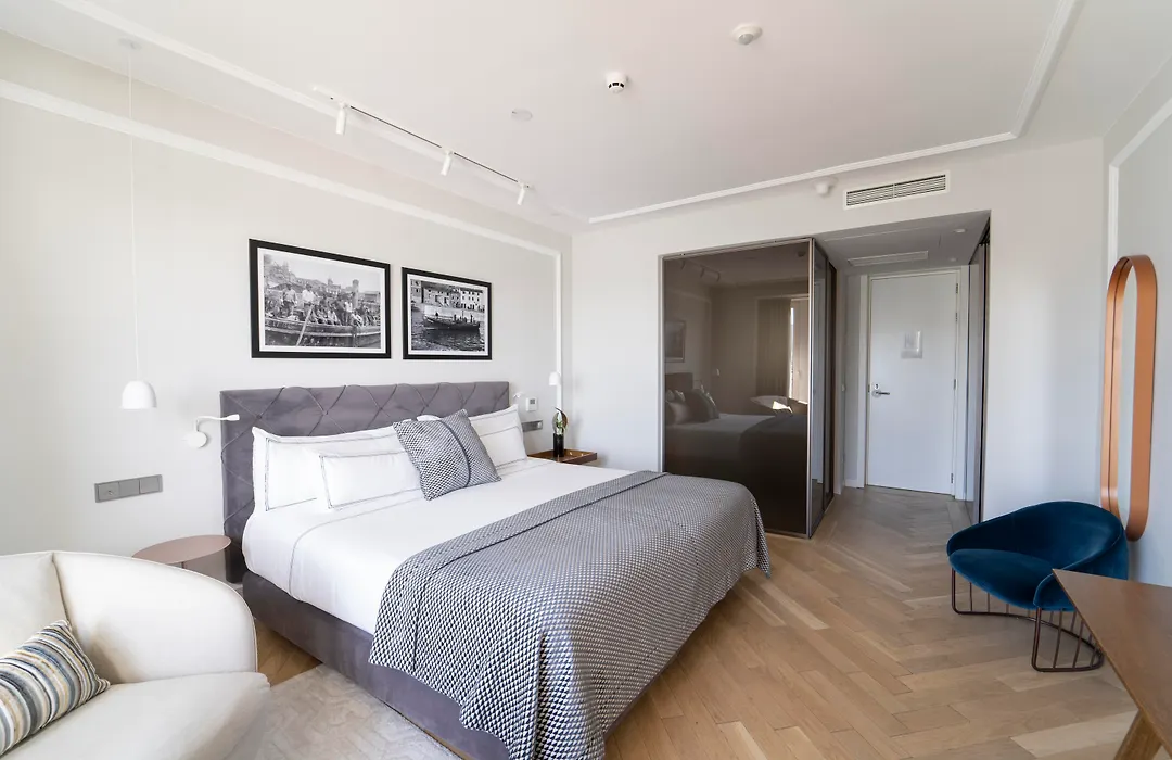 Lasala Plaza Hotel - Adults Only-1