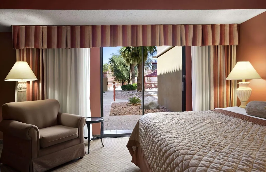 Wyndham El Paso Airport And Water Park-1