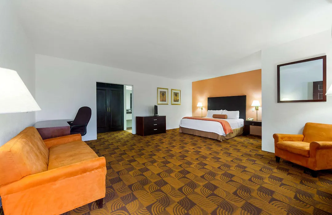 Quality Inn Nuevo Laredo-1