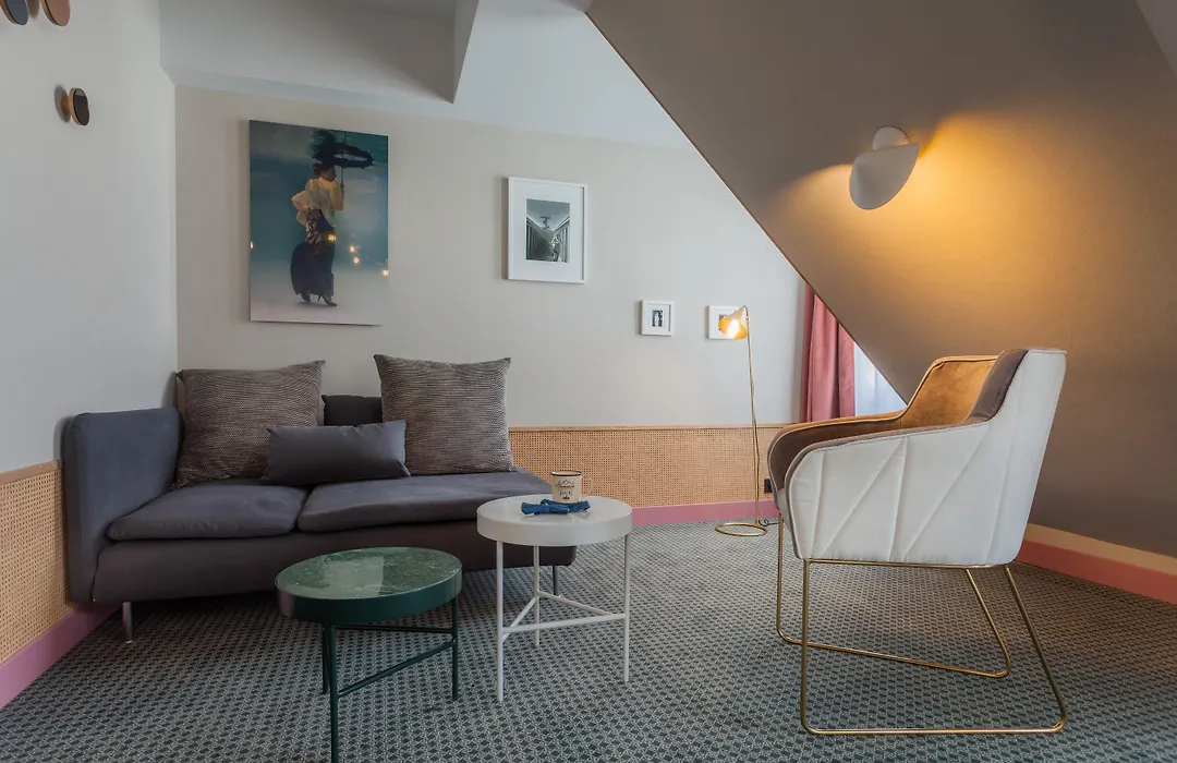 Handsome Hotel-1