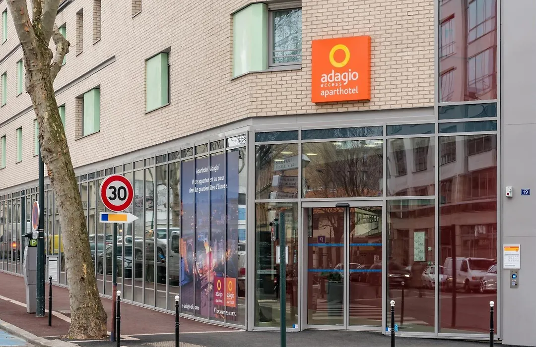 Aparthotel Adagio Access Paris Clichy-1