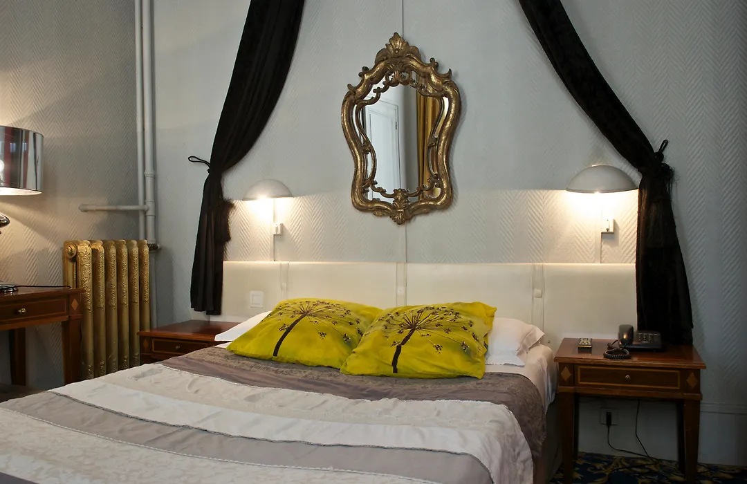 Hotel Petit Saint-Honore-1