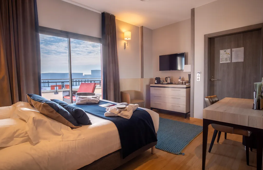 Kyriad Prestige Lyon Est - Saint Priest Eurexpo Hotel And Spa-1