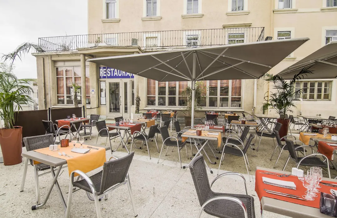 Kyriad Orange Centre Ville - Hotel Restaurant Bar - Galerie D'Art Des Princes - Provence Alpes Cote'Azur - France - Autoroute A7-A9 - Exit21- Chateauneuf-Du-Pape Avignon Bollene Nimes Valence - Terrasse - Repas - Petit Dejeuner-1