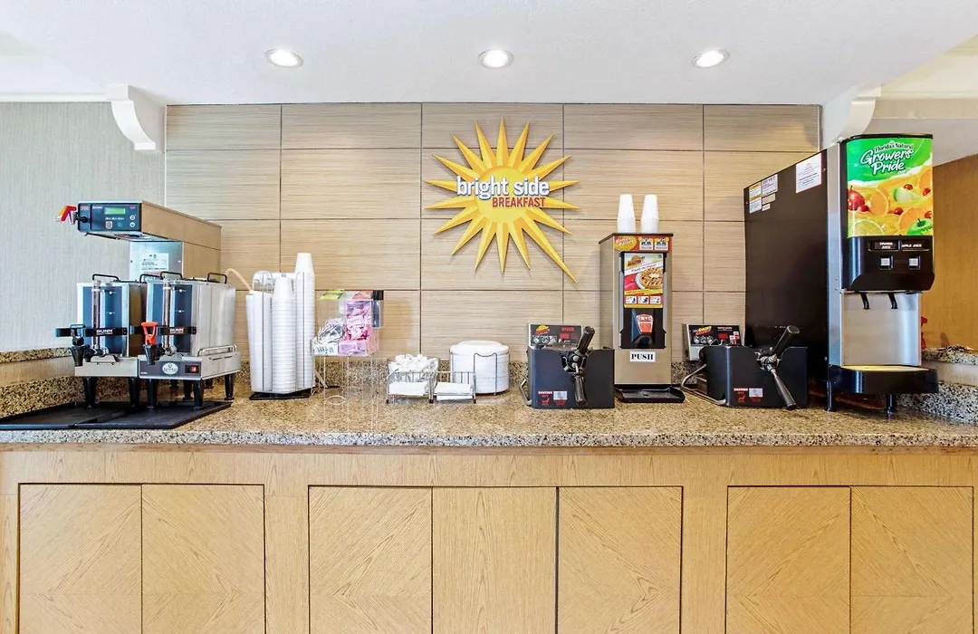 La Quinta Inn By Wyndham Orlando Airport West-1