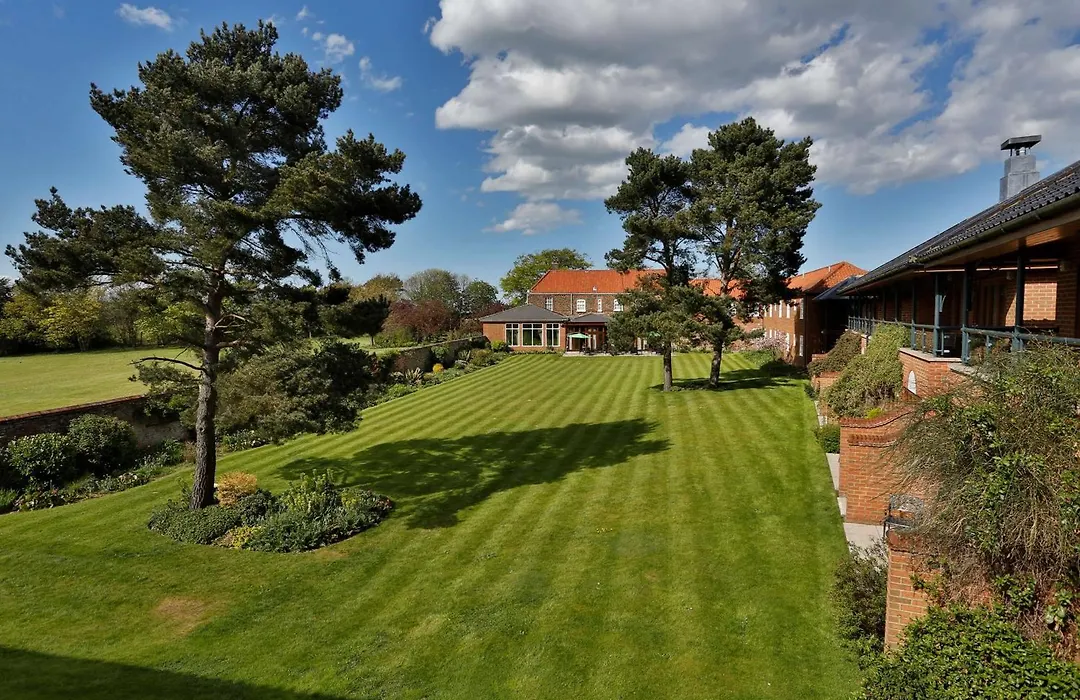 Knights Hill Hotel & Spa-1