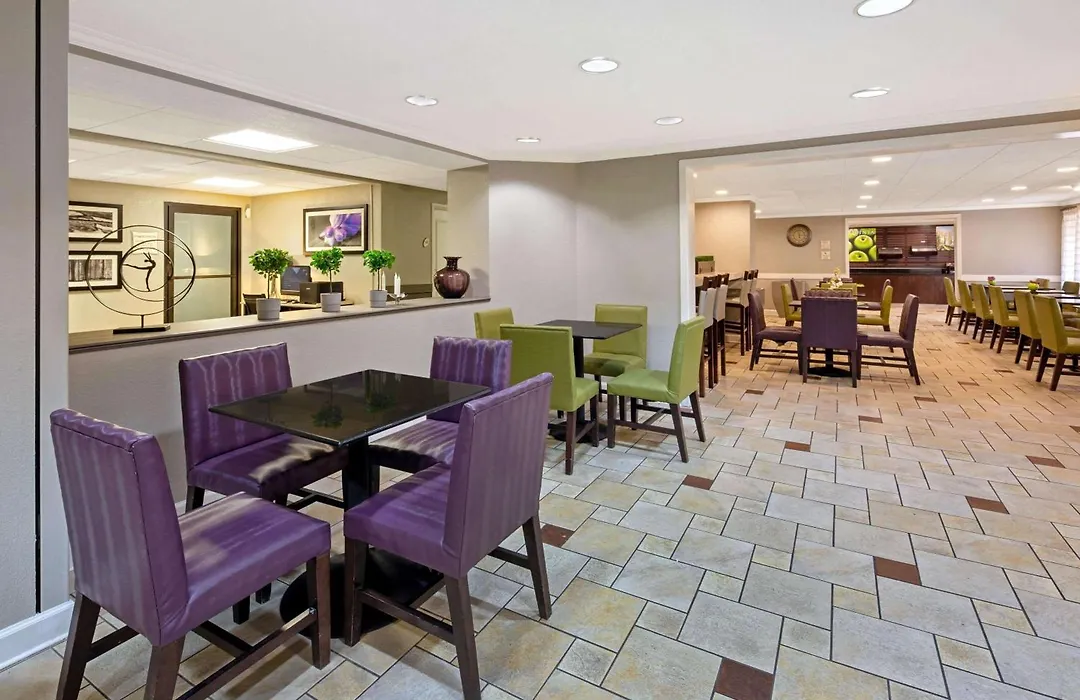 La Quinta By Wyndham Miami Airport East-1