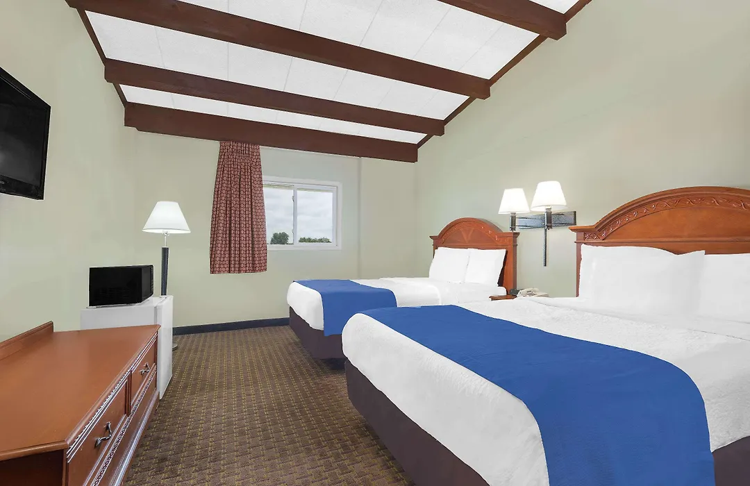 Travelodge Lima-1