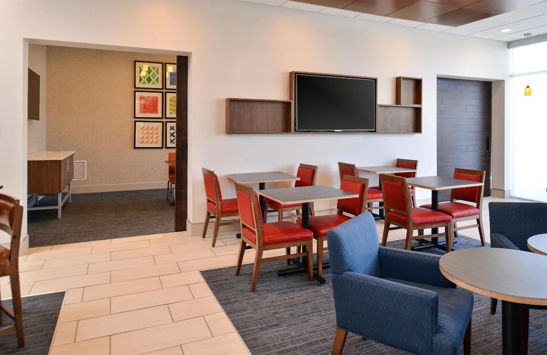 Holiday Inn Express & Suites Farmington Hills - Detroit By Ihg-1