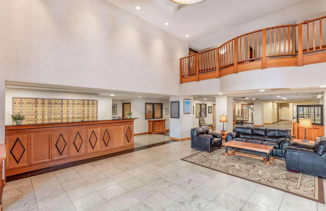 La Quinta By Wyndham Garden City-1