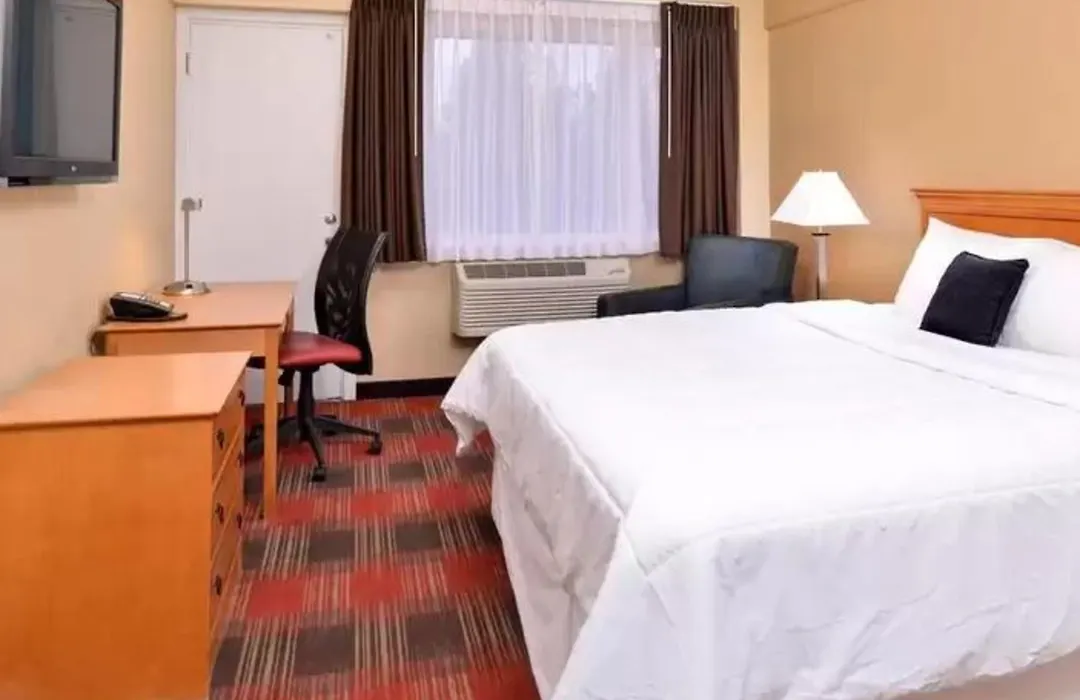 Quality Inn & Suites Airport-1