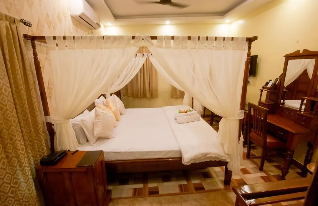 Hotel Cecil-1