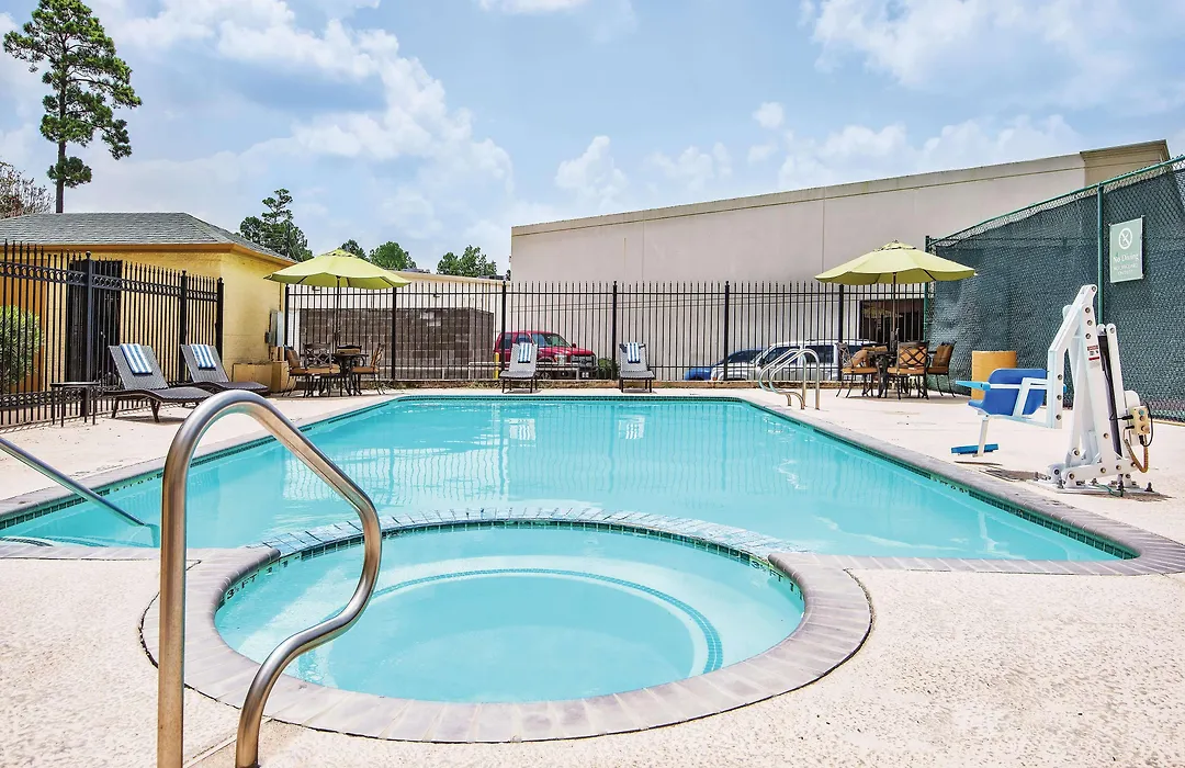 La Quinta Inn & Suites By Wyndham The Woodlands/Spring-1