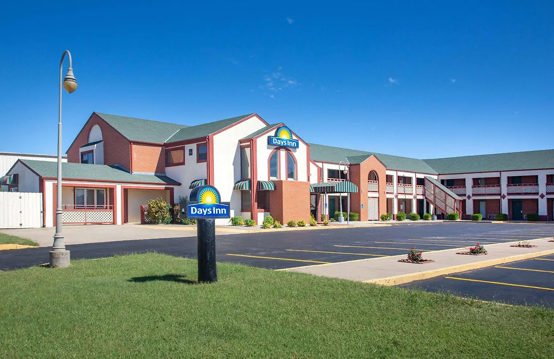 Days Inn By Wyndham Wichita West Near Airport-1