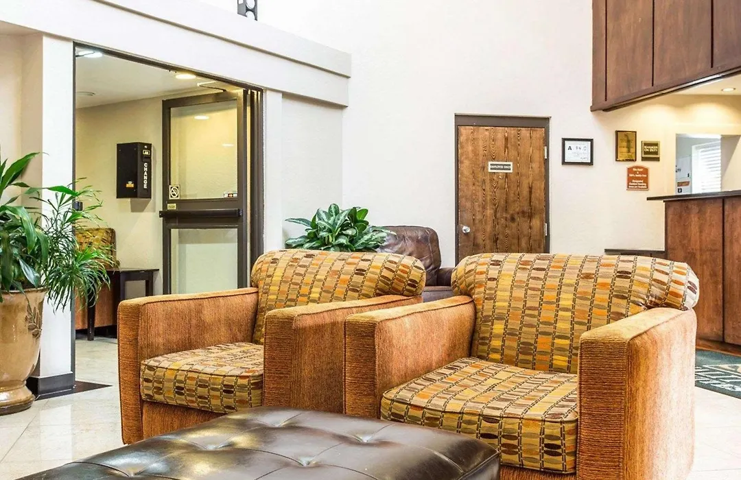 Quality Inn & Suites Coliseum-1