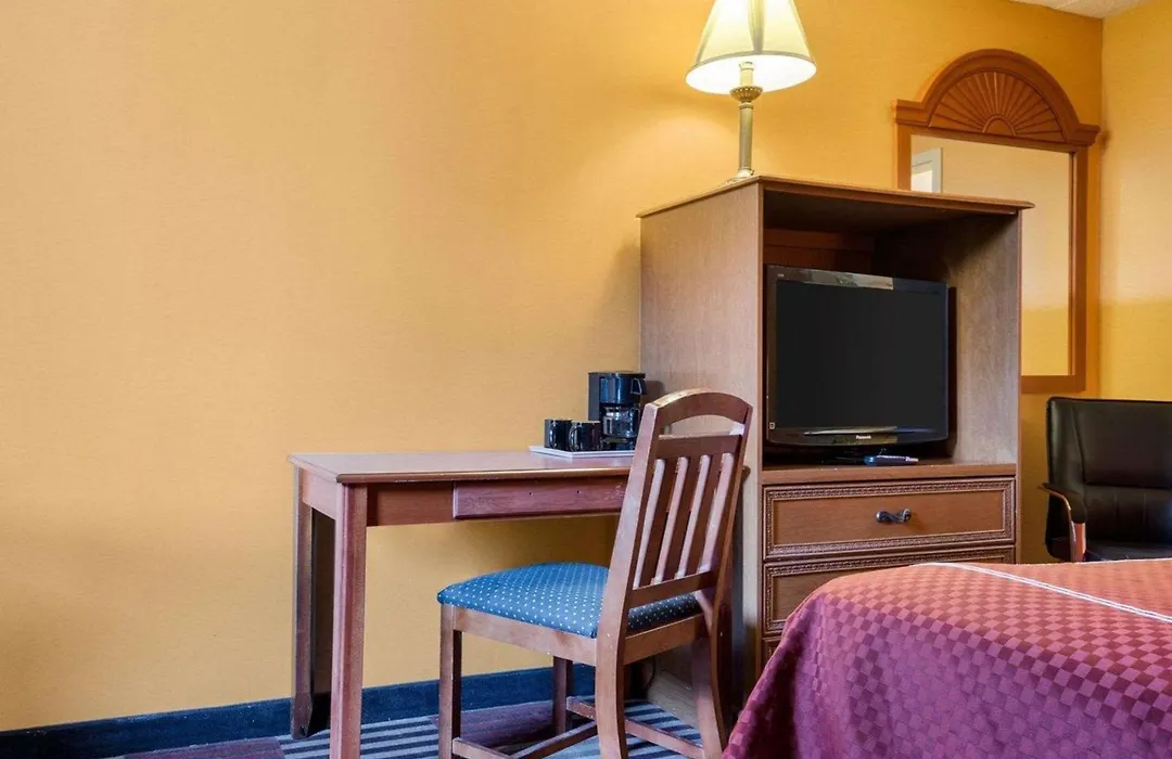 Rodeway Inn University-1