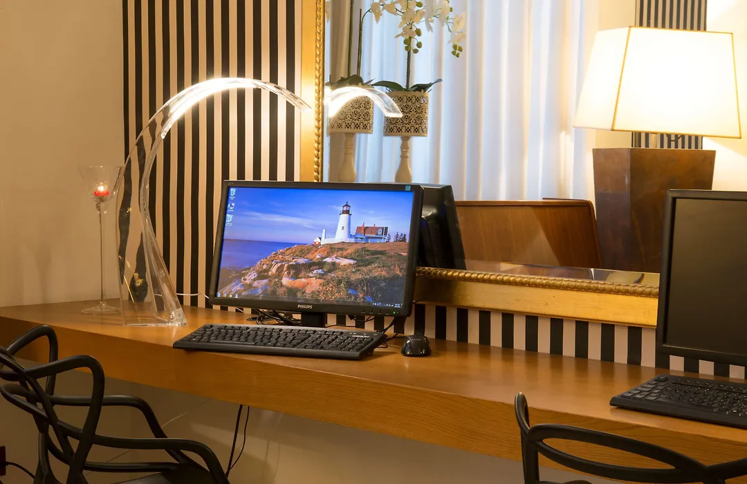 Best Western Plus Lincoln Inn & Suites-1