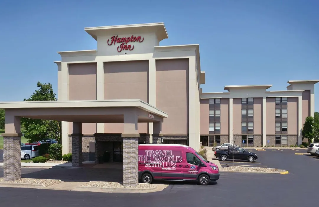 Hampton Inn Des Moines-Airport-1