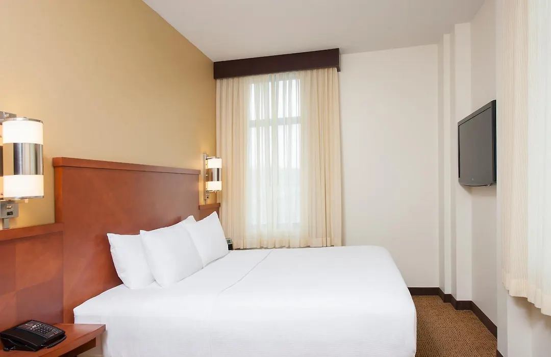 Hyatt Place Des Moines Downtown-1