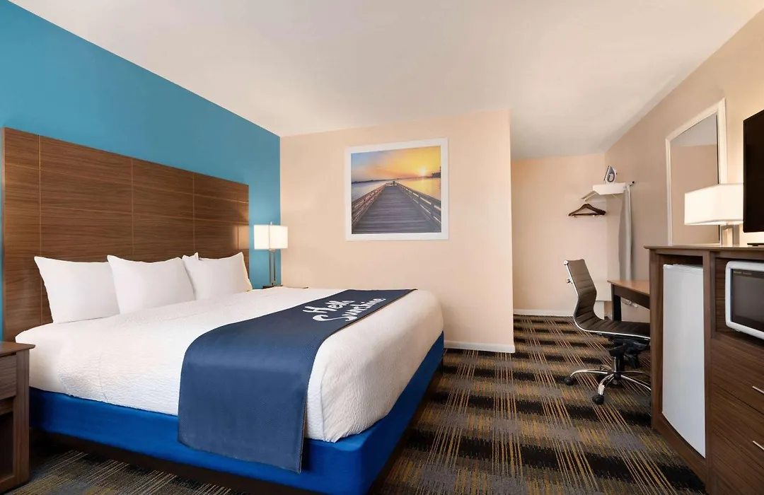 Days Inn By Wyndham Middletown/Newport Area-1
